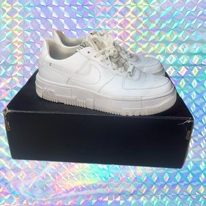 Nike Air Force 1 Pixel